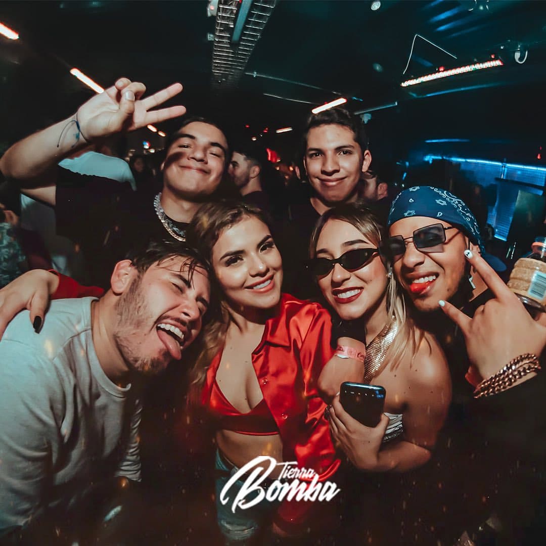 Tierra Bomba Bar-709d8ff4-8c43-47e2-af9b-e59c35844511