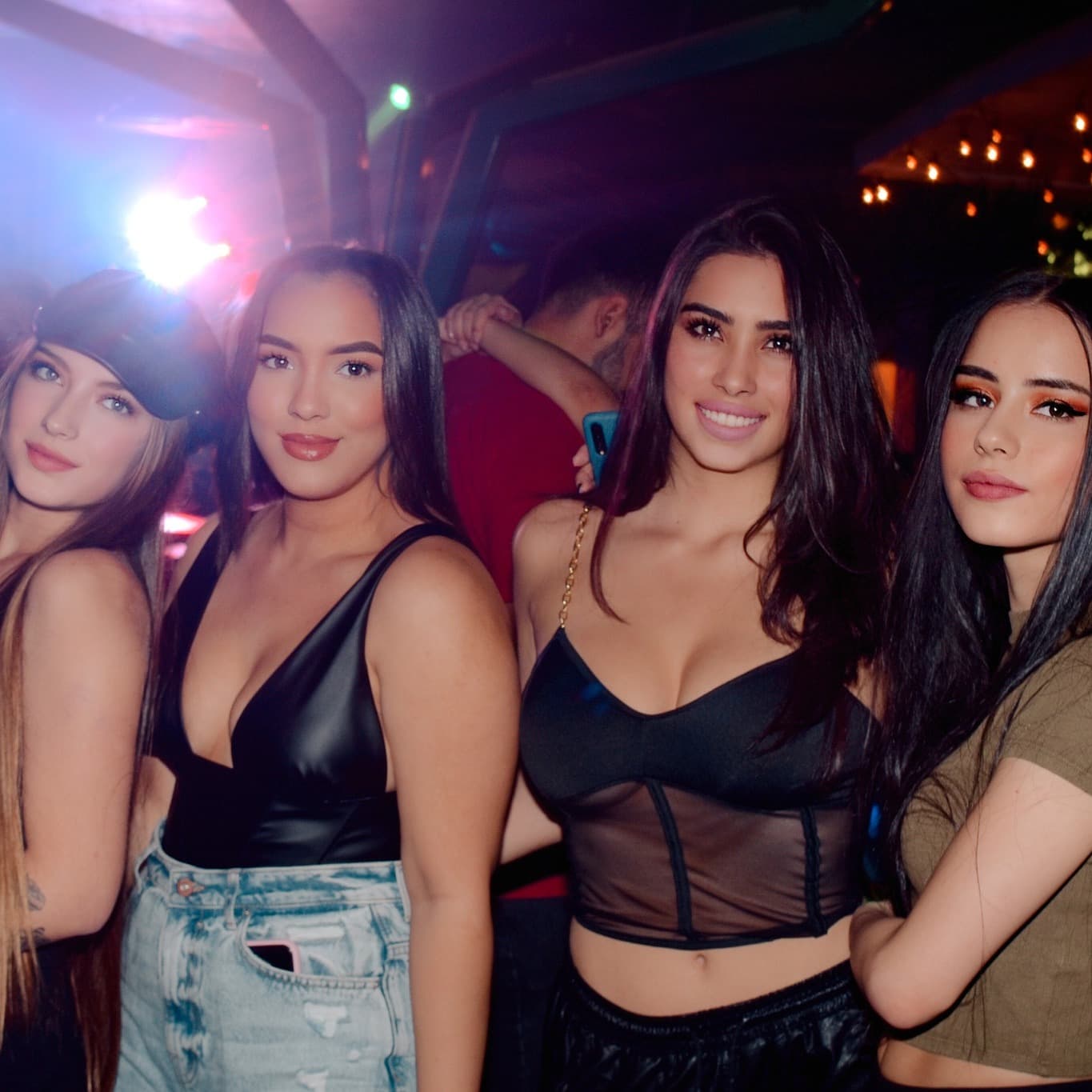 Latino Gang Bar-0869812b-7f35-424b-ac00-9bf14549aa41