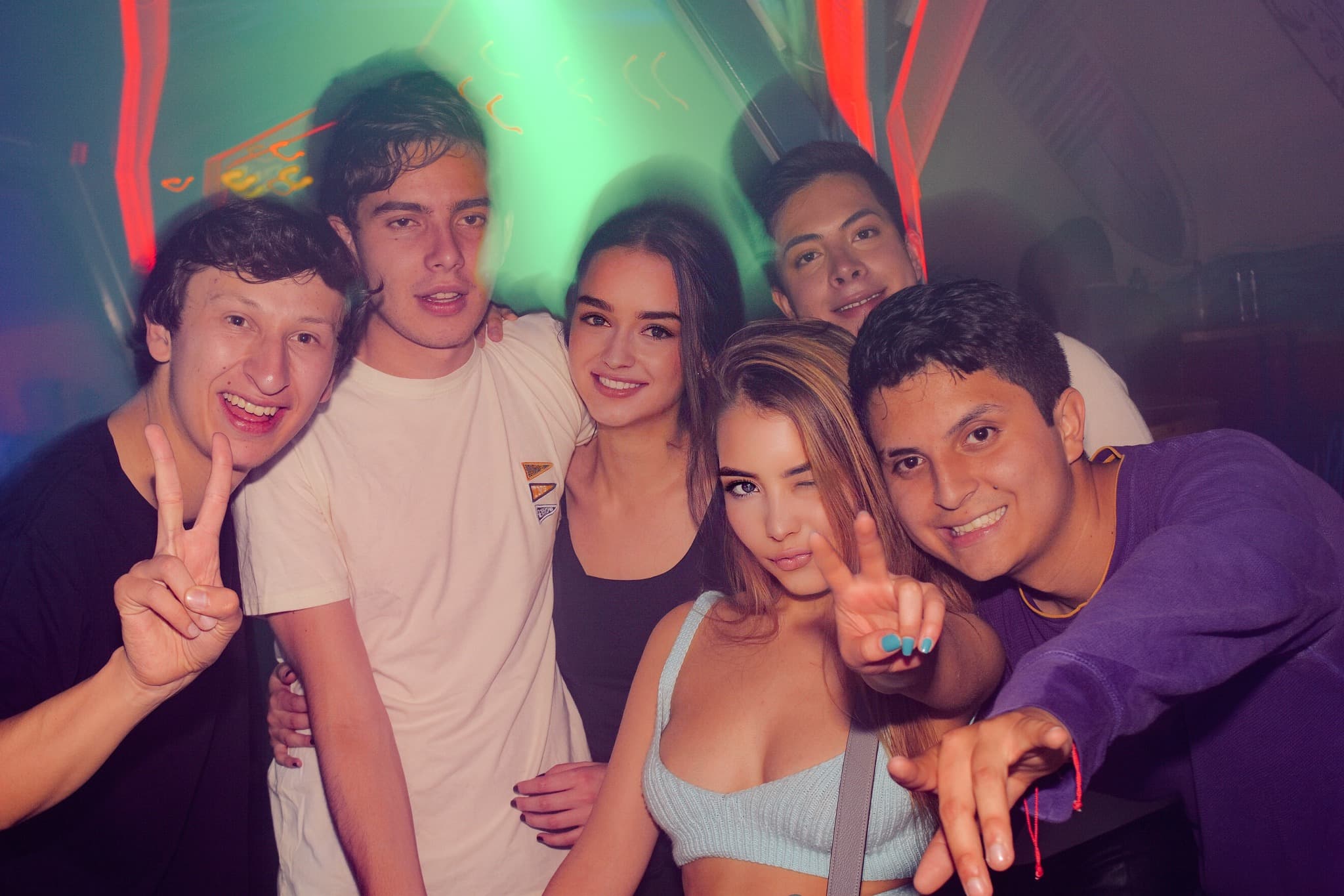 Latino Gang Bar-ac2befe1-5686-4b1e-b4f1-9ba75effa528