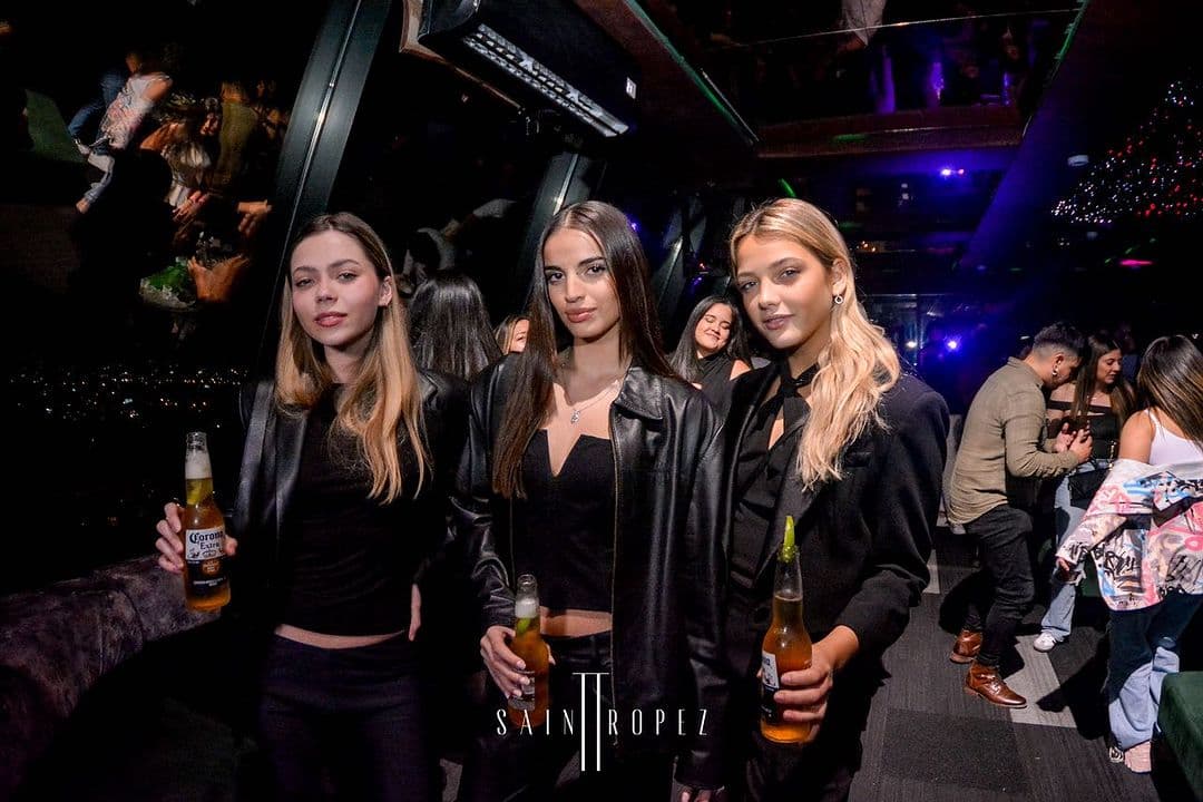 Saint Tropez Rooftop-5f938fcb-36b8-41a2-8500-f8060352c7de