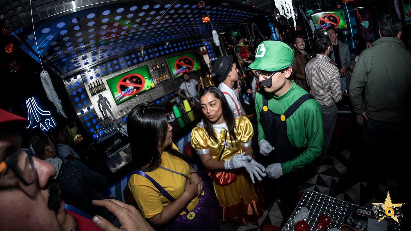 Full 80s Bar-87e6457a-f0e7-4649-9193-de2bc29e2bff